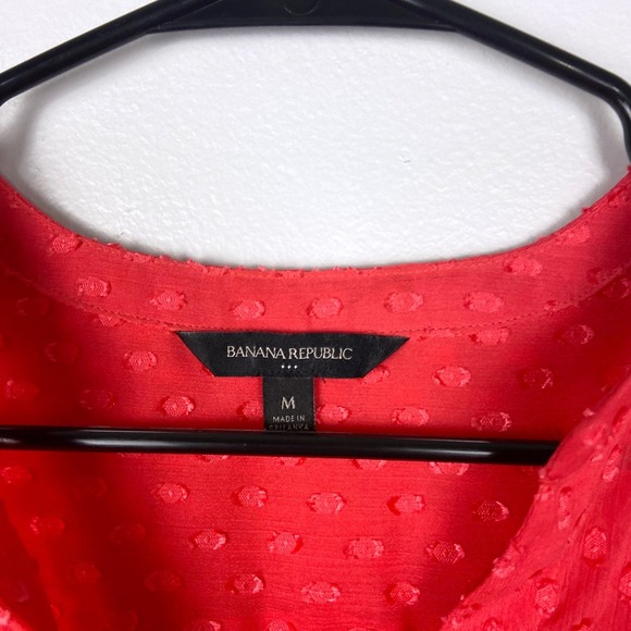Banana Republic Drapey Classic Textured Blouse in Bright Coral Size Medium - Picture 5 of 10